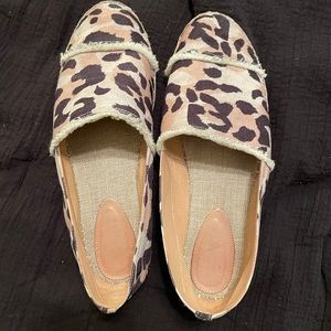 Leopard flats